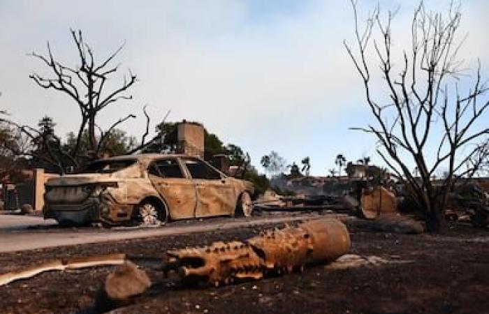 [EN IMAGES] Des dizaines de maisons détruites par un immense incendie près de Los Angeles