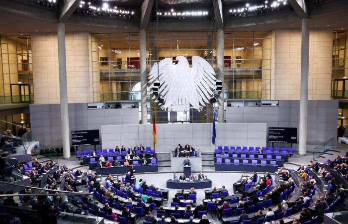 En Allemagne, les parlementaires adoptent une résolution contre l’antisémitisme qui lie la protection des Juifs à la défense d’Israël