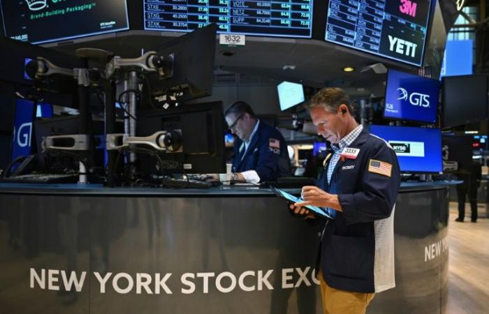 Wall Street clôture la semaine avec un triple record après l’élection de Trump