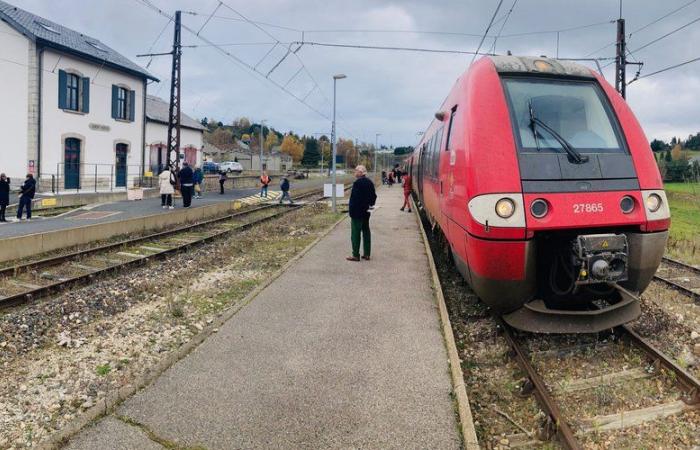 La ligne ferroviaire de l’Aubrac est rouverte au nord de la Lozère, avec une halte gourmande en gare d’Aumont-Aubrac