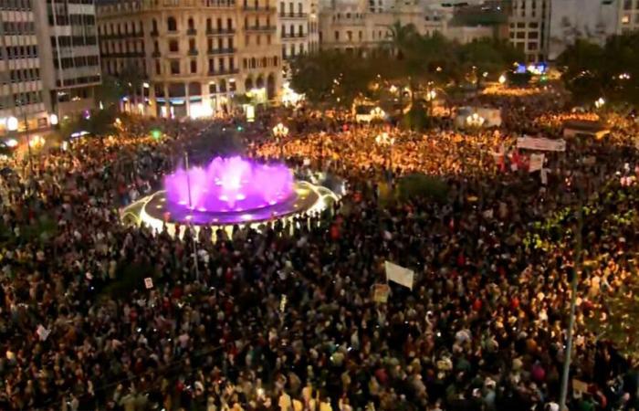 Une manifestation monstre à Valence pour protester contre la gestion des inondations meurtrières en Espagne