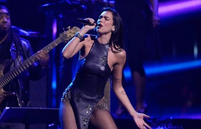 Dua Lipa exclut l’Indonésie de sa tournée pour des « problèmes de sécurité »