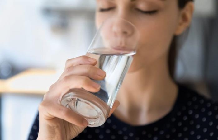 Si vous buvez 2,5 litres d’eau par jour pendant une semaine, voici ce qui pourrait arriver à votre corps