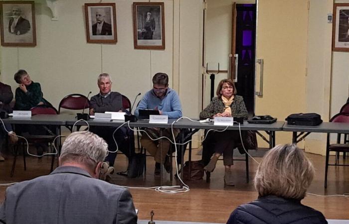 un collègue de cabinet arrive dans cette mairie, l’opposition voit rouge