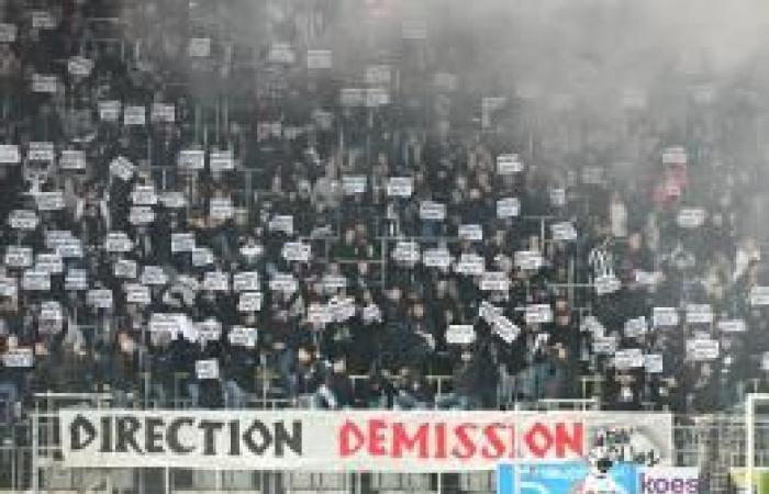 Yacine Titraoui évite l’exclusion après un tacle très brutal lors de SC Charleroi – Westerlo (vidéo)