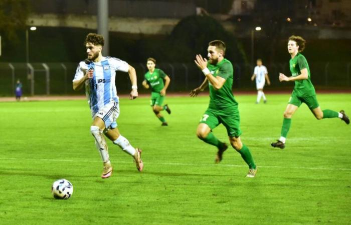 Le Puy Foot se plaît à affronter Anglet et prend la tête du championnat de National 2