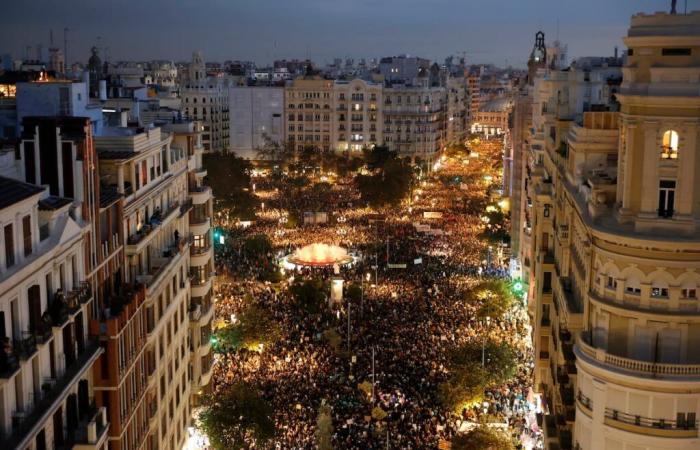 Dernière minute du dana, en direct | Une manifestation massive à Valence exige la démission de Mazón