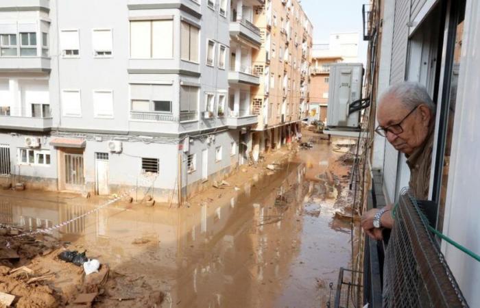 En Espagne, les inondations provoquent de mauvaises odeurs dans les rues