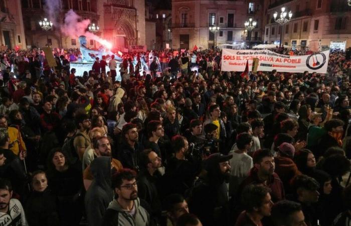 EN IMAGES | Inondations en Espagne : plus de 130 000 manifestants descendent dans la rue pour exprimer leur colère