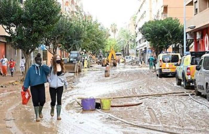 En Espagne, les inondations apportent des odeurs nauséabondes