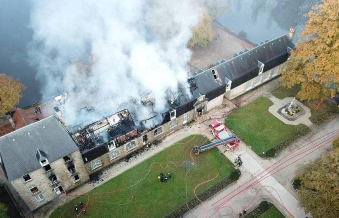 Cinq ans après l’incendie de la mairie, disent-ils