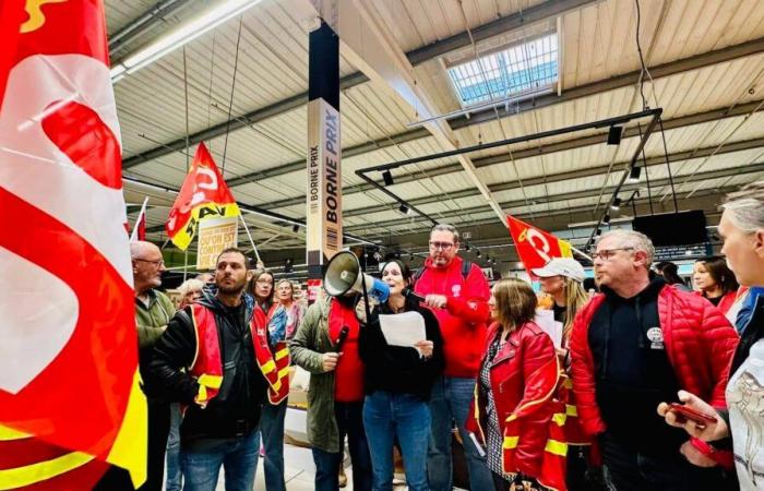 que dénoncent les manifestants qui ont envahi l’Intermarché de Solliès-Pont ce vendredi matin