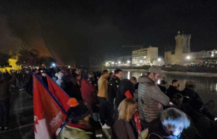 déjà beaucoup de monde pour assister à la parade des skippers