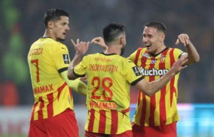 Lens s’impose à la dernière minute face à Nantes