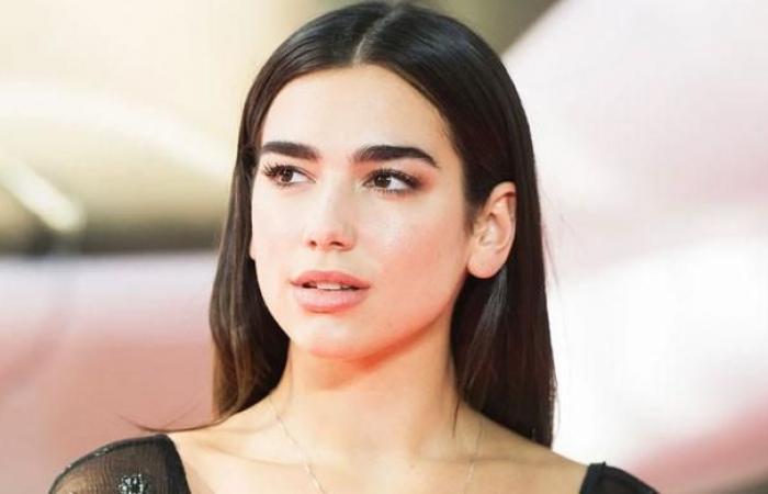 Dua Lipa annonce une triste nouvelle pour les fans asiatiques : “J’ai le cœur brisé”