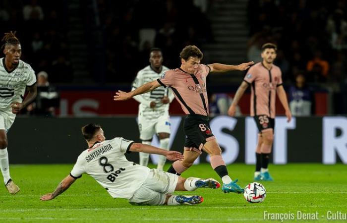 Compositions Angers/PSG selon la presse