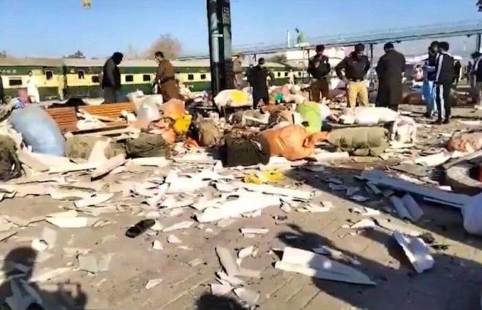 Au Pakistan, explosion meurtrière à la gare centrale de Quetta