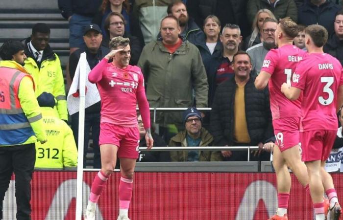 Ipswich surprend les Spurs à l’extérieur pour remporter sa première victoire en Premier League depuis 2002