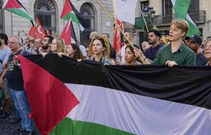 URGENT – Emmanuel Macron sera présent jeudi au Stade de France lors du match France-Israël pour « envoyer un message de fraternité après les actes antisémites d’Amsterdam » – Les drapeaux palestiniens seront interdits dans le stade