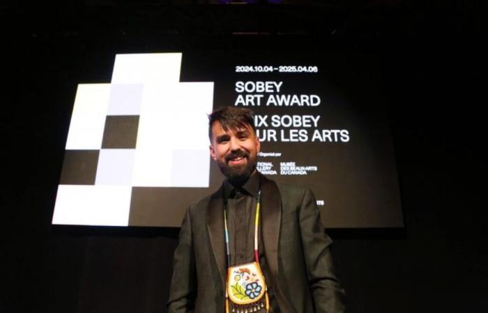 L’artiste autochtone Nico Williams remporte le Prix Sobey pour les arts