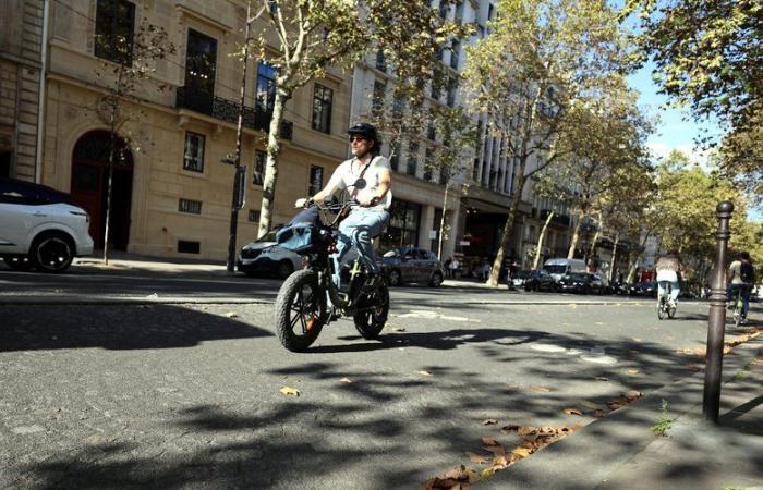 un cycliste de 74 ans décède après avoir été heurté par une voiture