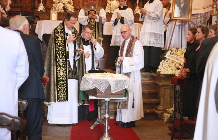 La famille impériale du Brésil aux funérailles du prince Antônio d’Orléans-Bragance