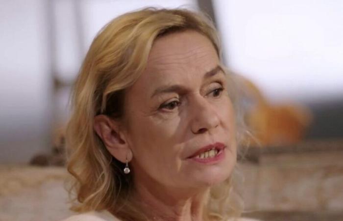 Sandrine Bonnaire revient sur les difficultés financières de ses parents dans Un dimanche à la campagne