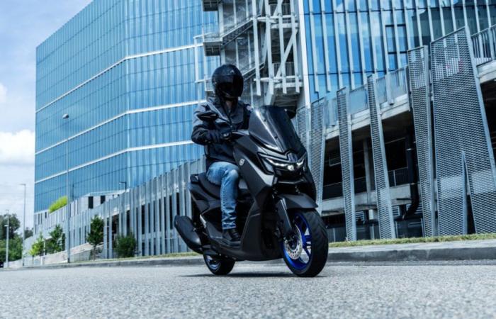 Nouveau – Un look revisité et plus premium pour le NMAX 125, et une nouvelle version Tech MAX avec écran TFT