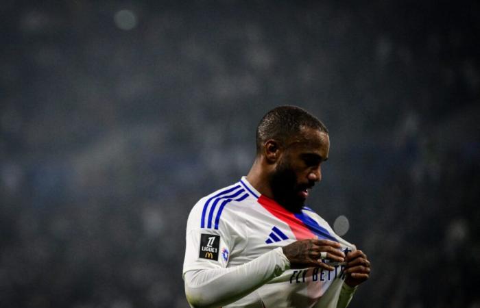 Lacazette souffle le chaud et le froid sur son avenir à l’OL