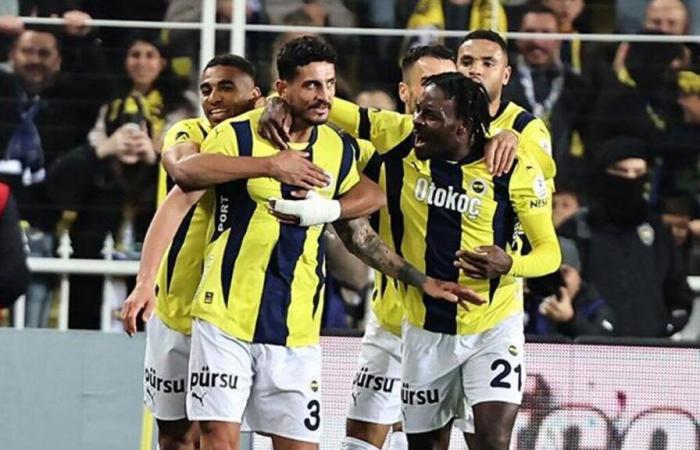 Samet Akaydin et Mert Hakan Yandaş surprennent à Fenerbahçe