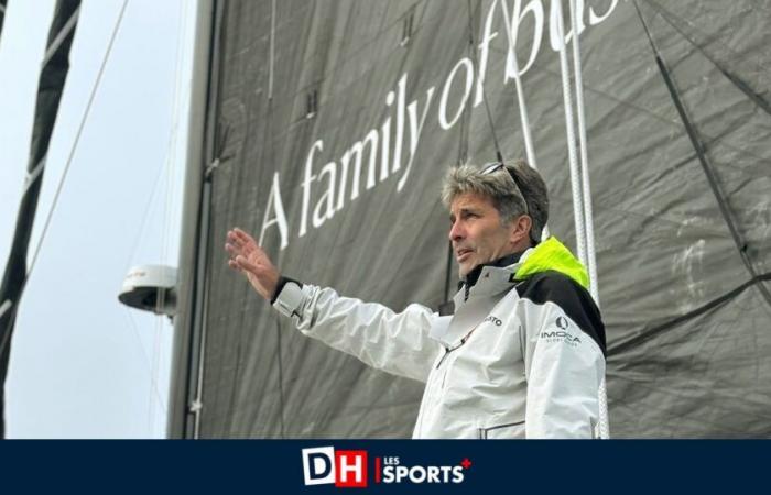 énorme émotion pour le skipper belge Denis Van Weynbergh lors de la descente du canal des Sables d’Olonne