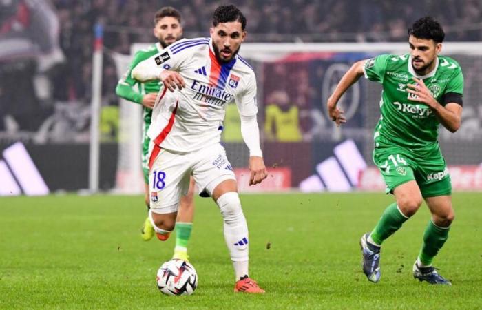 à la pause, l’OL mène la danse face à Saint-Étienne