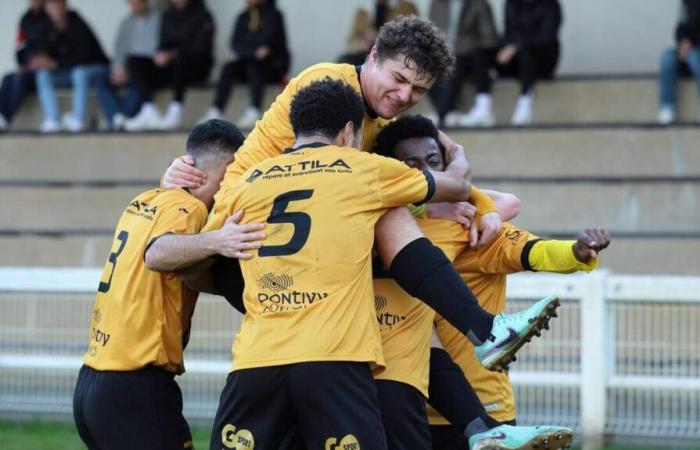 Le Stade Pontivyen fait tomber Brest et prend la première place