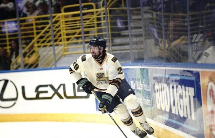 Everblades de Floride | LE TOUR DU HAT DE LAMBDIN PERMET AUX LAMES DE GAGNER 4-1