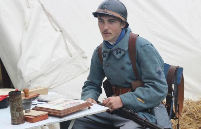 Soldats allemands et français bivouac dans le parc de Choisy-au-Bac