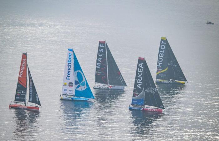 Skipper Sébastien Simon on Groupe Dubreuil at the start in the bay