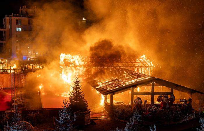 le marché de Noël partiellement détruit avant son ouverture