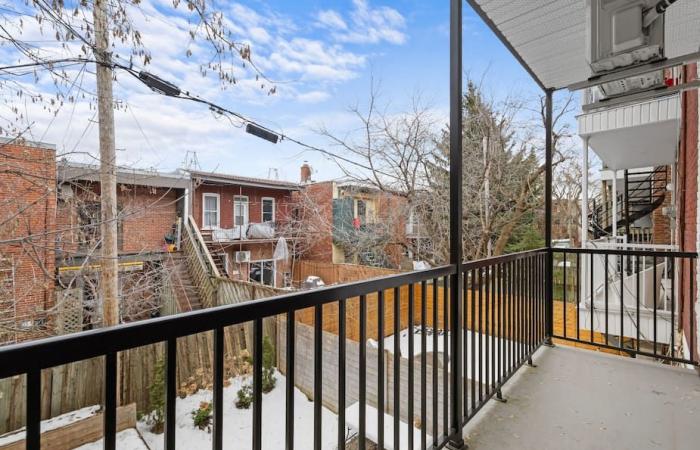 Le triplex dans lequel vivait Jean-Pierre Ferland est à vendre pour 1 799 000$ sur Le Plateau-Mont-Royal