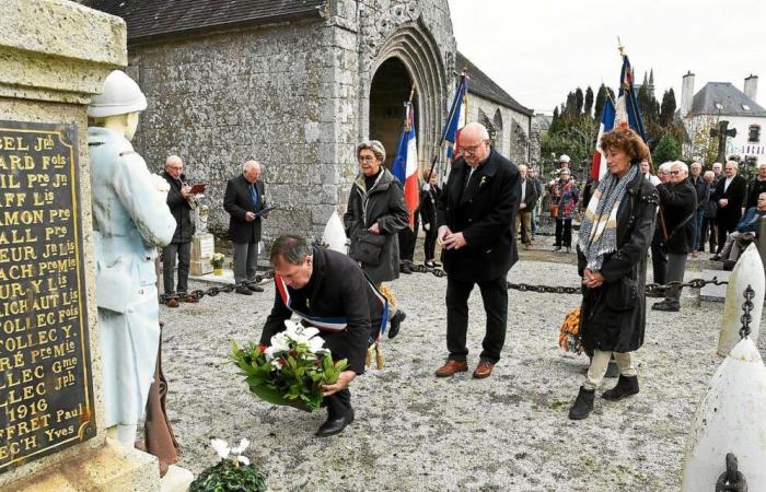 A Carhaix, une centaine de personnes ont rendu hommage aux enfants du pays victimes de la guerre 14-18.