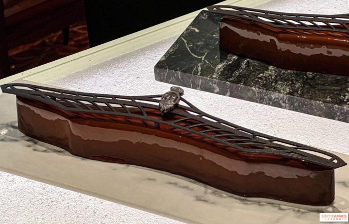 La bûche de Noël 2024 au Royal Monceau Raffles Paris de Yazid Ichemrahen, un hommage au palais