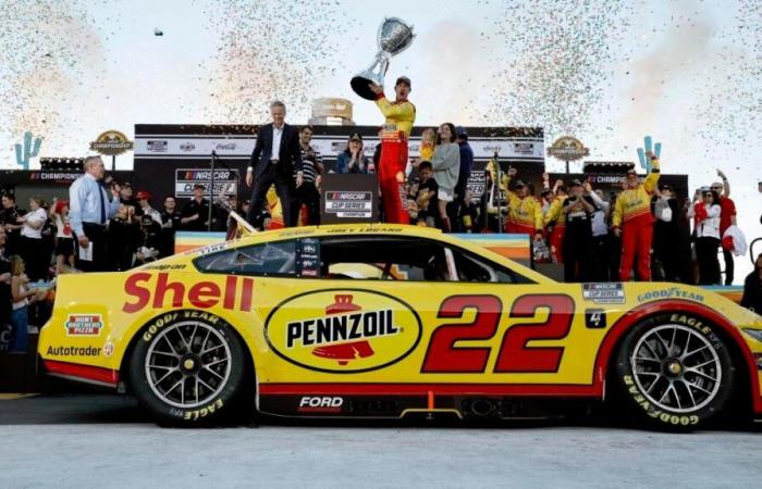 Joey Logano retient Ryan Blaney pour remporter son troisième titre en Cup Series