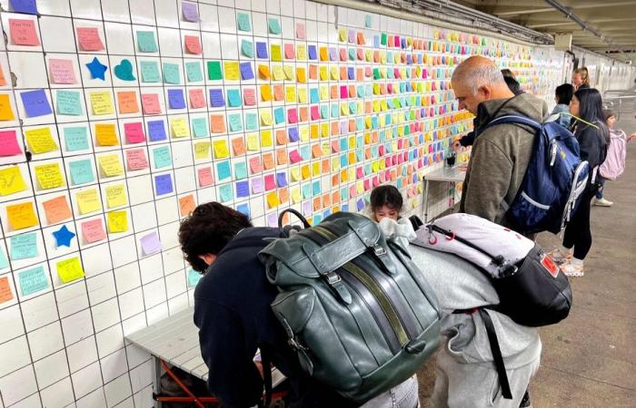 Dans le métro new-yorkais, le retour de la « Post-it thérapie »