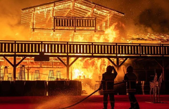 Des photos impressionnantes de l’incendie qui a ravagé le Village de Noël du Barcarès