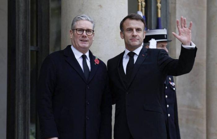 Emmanuel Macron commémore l’armistice de 1918 avec Keir Starmer