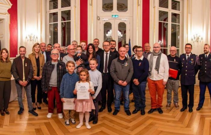 Haute Savoie. Ils ont été décorés pour avoir accompli un acte héroïque