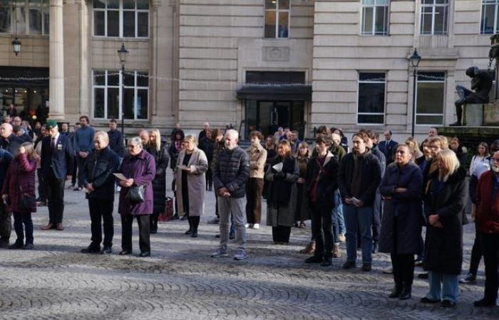 Le Royaume-Uni prend une pause pour se souvenir du personnel militaire tombé au combat