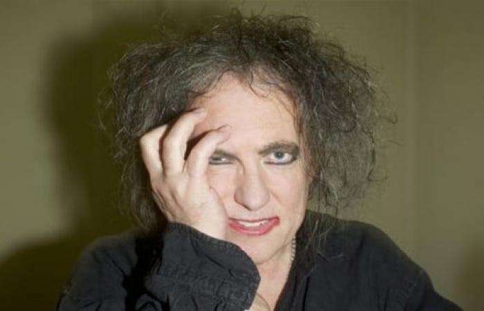 Quel score atteint The Cure, numéro un des ventes pour la première fois ?