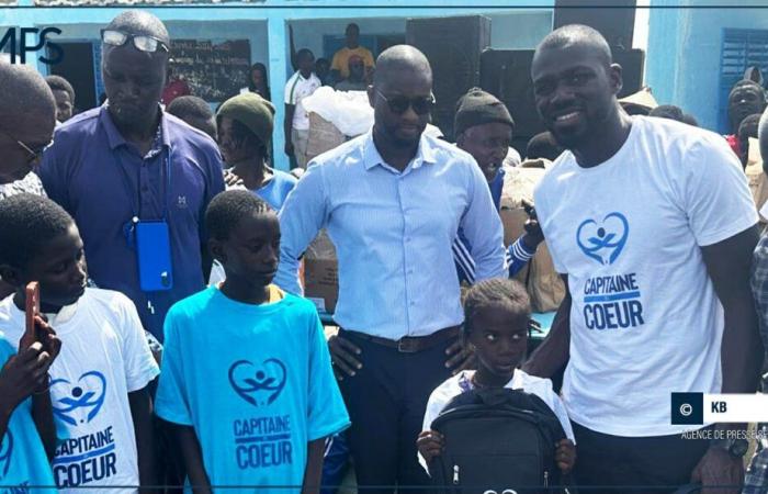 Kalidou Koulibaly rénove l’école primaire de Pont Gendarme et propose des kits scolaires aux élèves