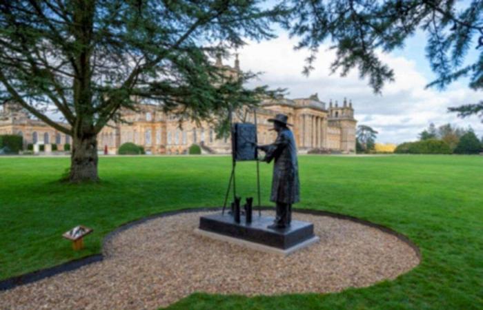 Le palais de Blenheim dévoile une nouvelle sculpture pour commémorer le 150e anniversaire de la naissance de Sir Winston Churchill