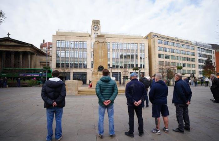 Le Royaume-Uni prend une pause pour se souvenir du personnel militaire tombé au combat